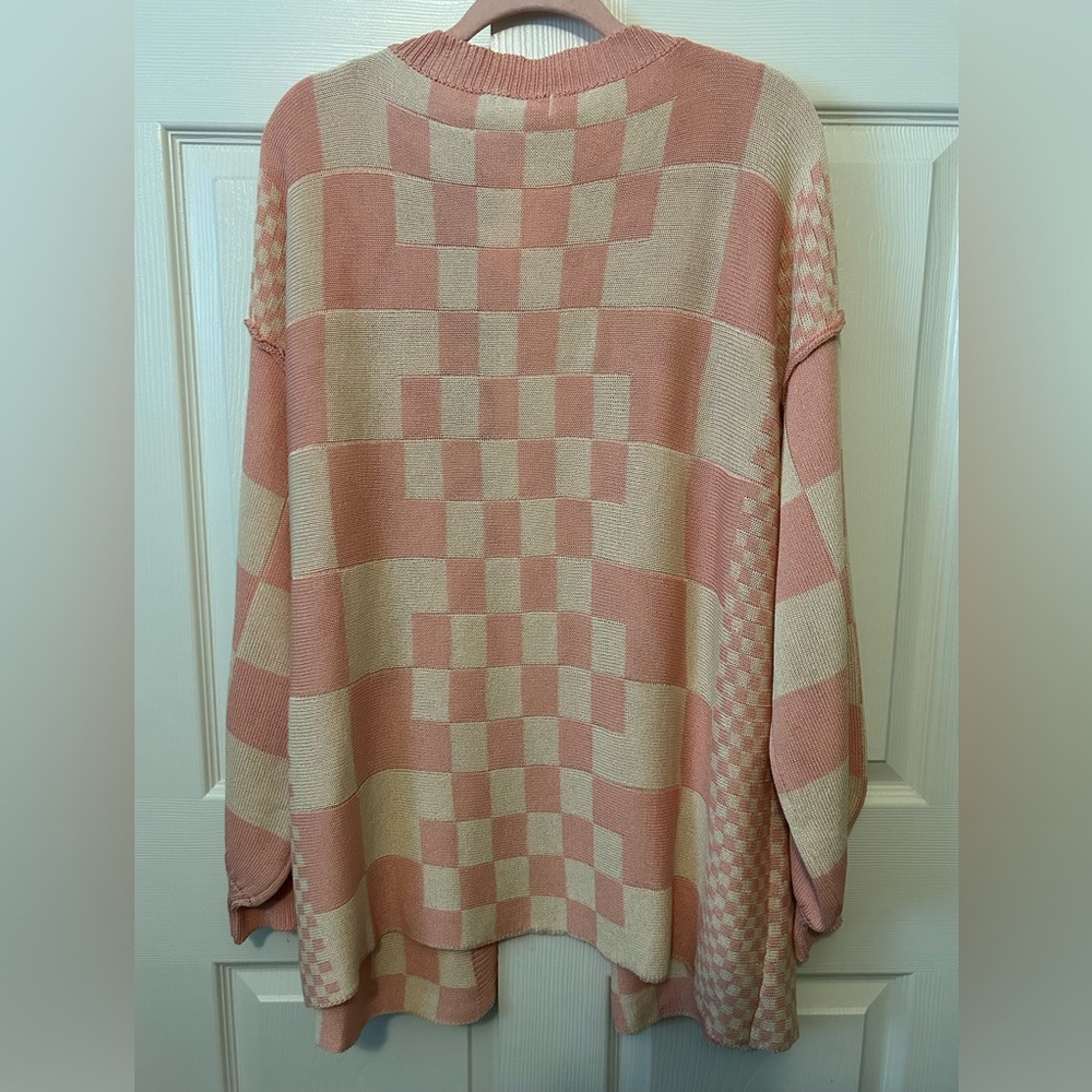 NWT Alice|Rose Pink and Cream Checkered Oversized Sweeter Lg - Picture 7 of 8